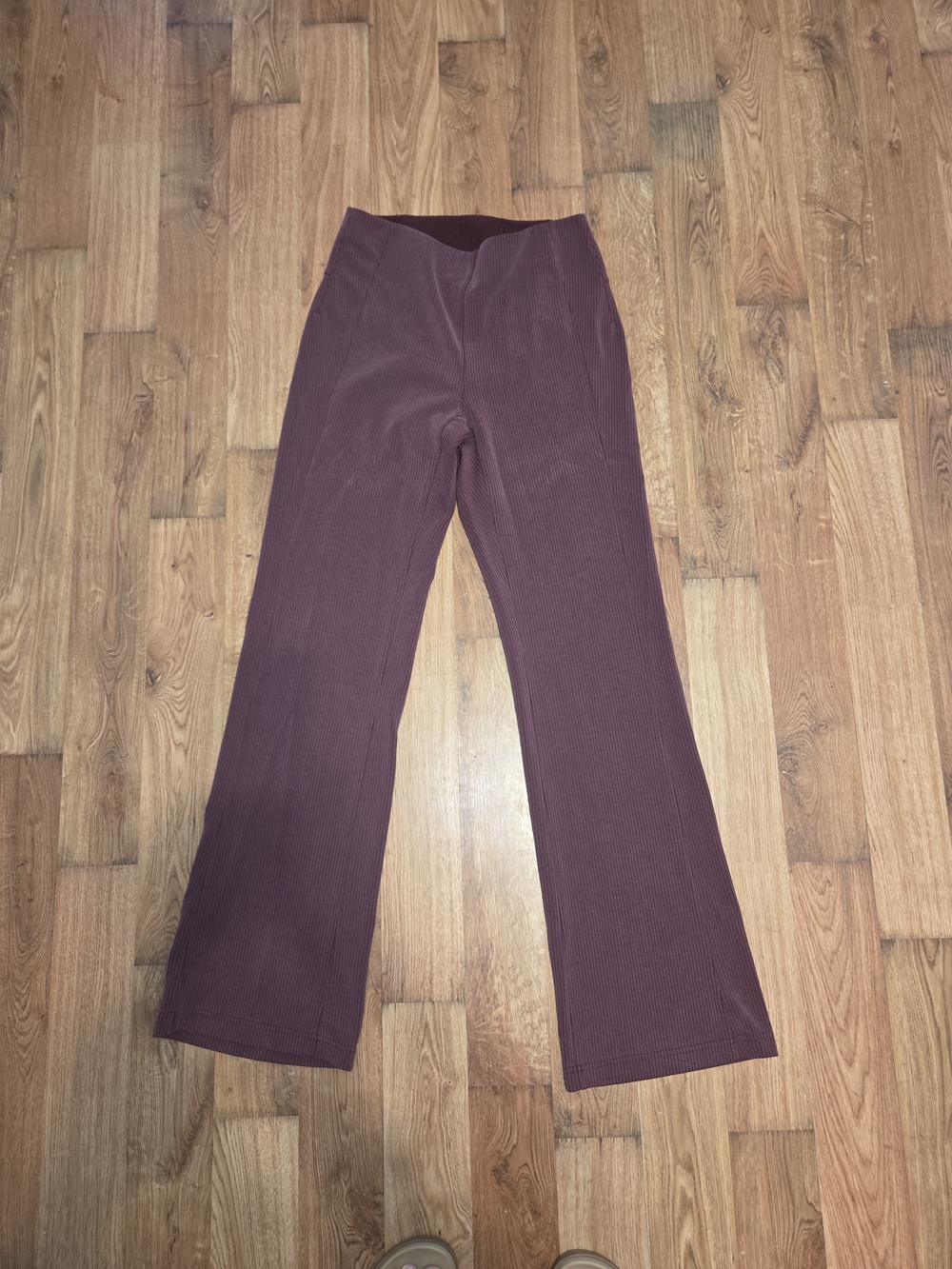 Lululemon Ribbed Pants Size 8 Burgundy